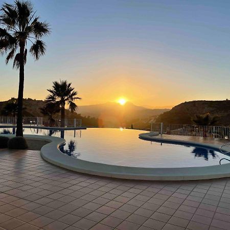 Tranquility, Sun, Breathtaking Views & 7 Minutes Drive To Sea Daire Benitachell Dış mekan fotoğraf